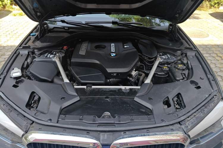 Used BMW 5 Series  Engine Bay