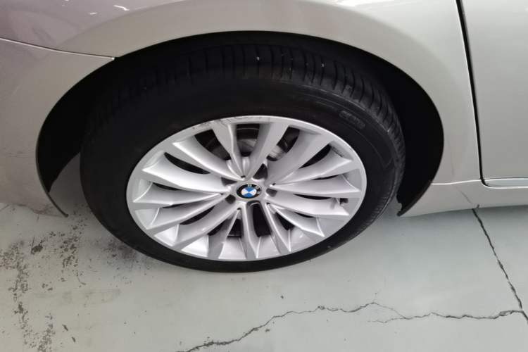 Used BMW 5 Series 2019 530Li xDrive Luxury Package Exterior 5