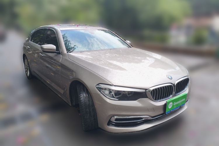 Used BMW 5 Series 2019 525Li Luxury Package Front Right 45 Deg