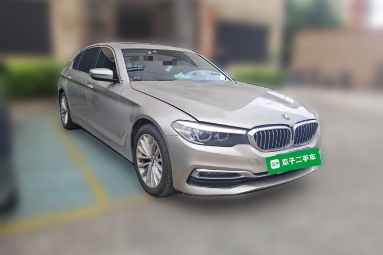 Used BMW 5 Series 2019 525Li Luxury Package Front Right 45 Deg