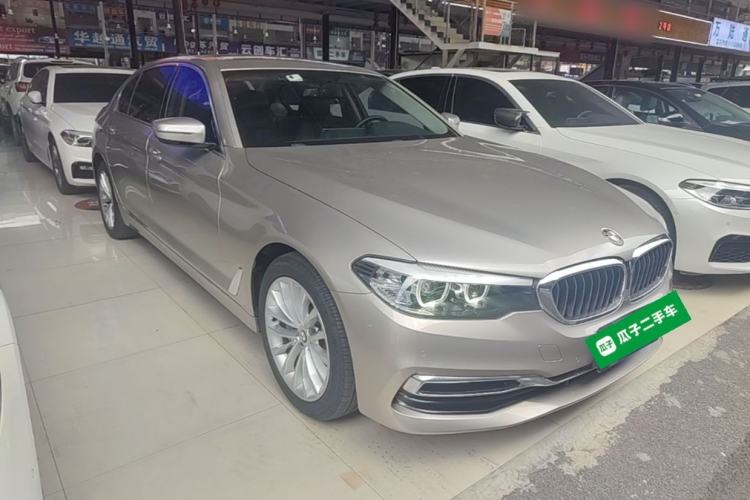 Used BMW 5 Series 2019 530Li Leading Model Luxury Package Front Right 45 Deg