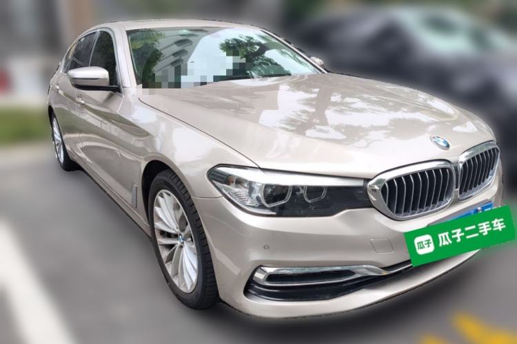 Used BMW 5 Series 2019 530Li Leading Model Luxury Package Front Right 45 Deg