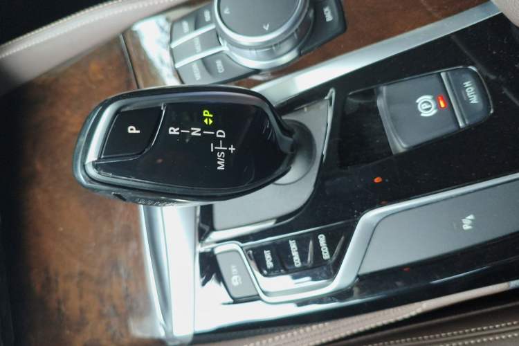 Used BMW 5 Series 2019 525Li Luxury Package Gear Lever