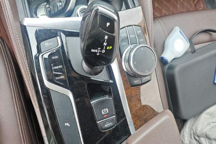 Used BMW 5 Series 2019 525Li Luxury Package Gear Lever