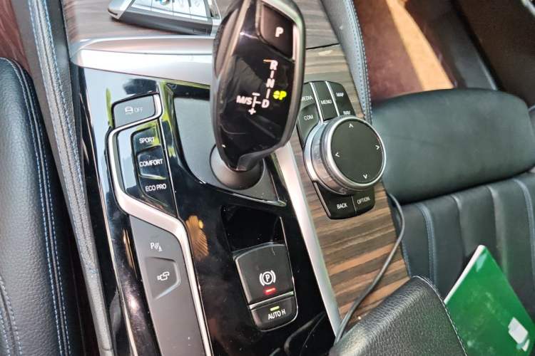 Used BMW 5 Series 2019 530i M Sport Package Gear Lever