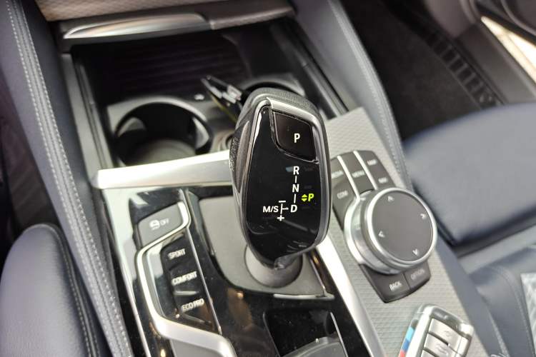 Used BMW 5 Series 2019 525i M Sport Package Gear Lever