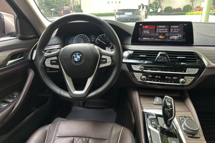 Used BMW 5 Series 2019 530Li Leading Model Luxury Package Interior 1