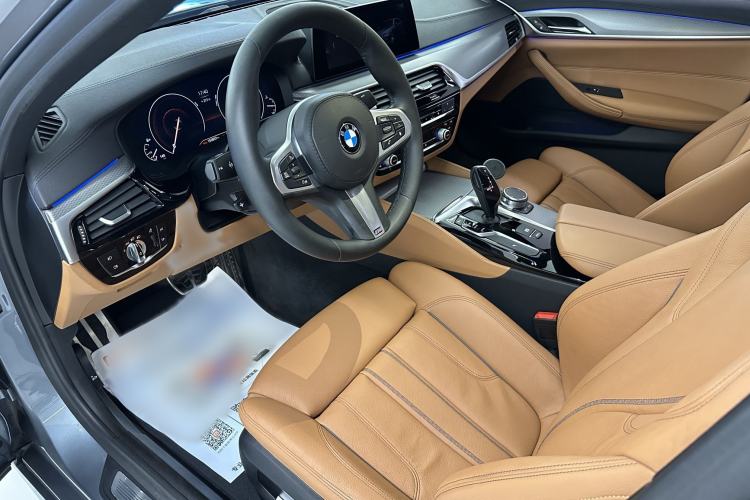 Used BMW 5 Series 2019 525i M Sport Package Interior 12