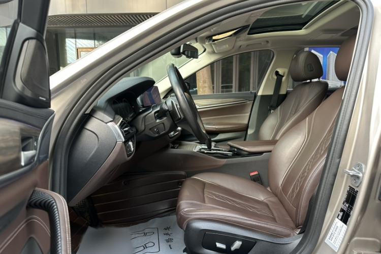 Used BMW 5 Series 2019 530Li Leading Model Luxury Package Interior 12