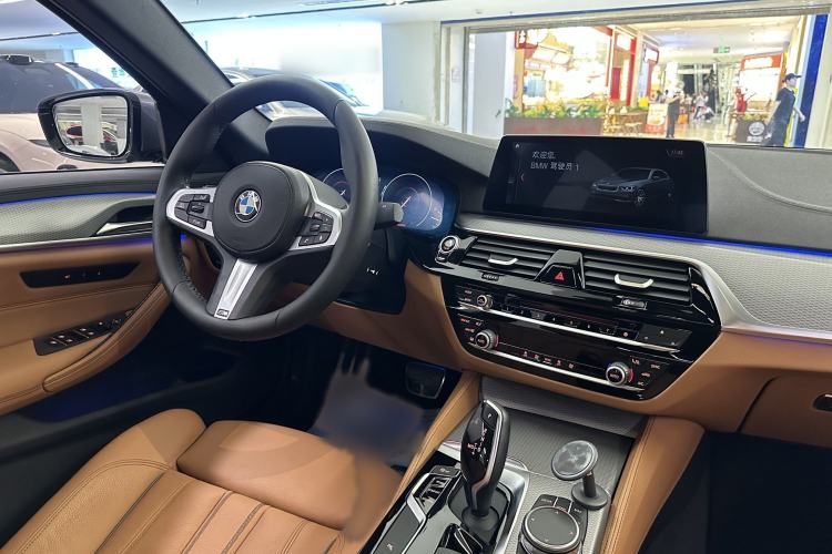 Used BMW 5 Series 2019 525i M Sport Package Interior 3