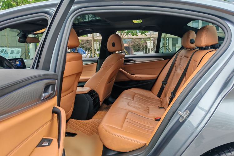 Used BMW 5 Series 2019 Restyled 525i M Sport Package Interior 4