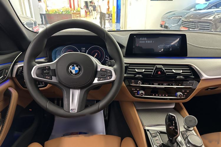 Used BMW 5 Series 2019 525i M Sport Package Interior 5