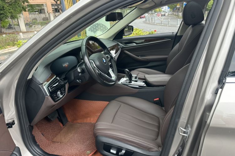Used BMW 5 Series 2019 525Li Luxury Package Interior 7