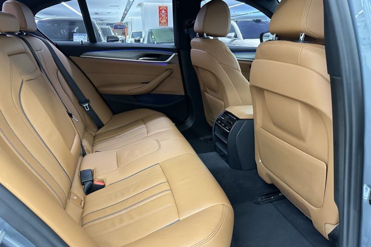 Used BMW 5 Series 2019 525i M Sport Package Interior 9