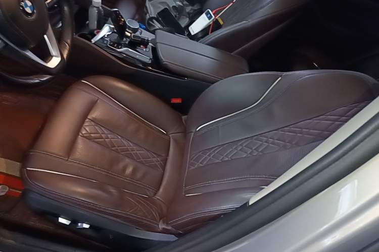 Used BMW 5 Series 2019 530Li Leading Model Luxury Package Left Front Seat