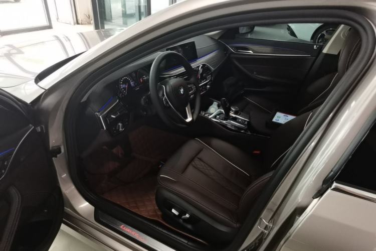 Used BMW 5 Series 2019 530Li xDrive Luxury Package Left Front Seat