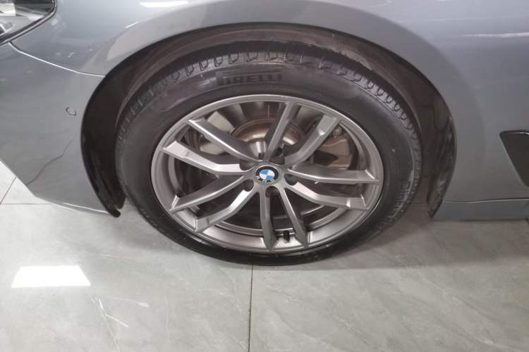 Used BMW 5 Series 2019 525i M Sport Package Left Front Wheel Hub