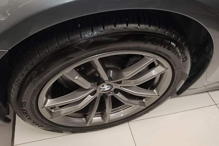 Used BMW 5 Series 2019 525i M Sport Package Left Front Wheel Hub