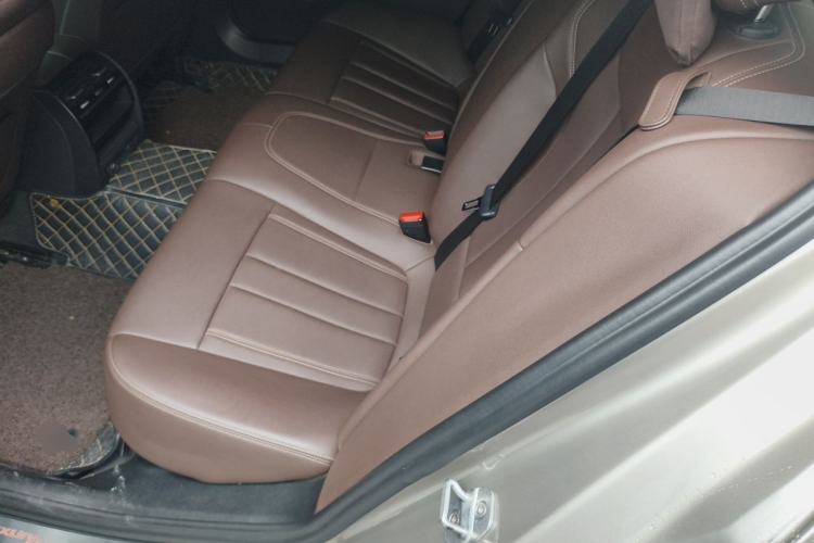 Used BMW 5 Series 2019 525Li Luxury Package Left Rear Seat