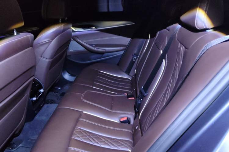 Used BMW 5 Series 2019 Restyled 540i M Sport Package Left Rear Seat