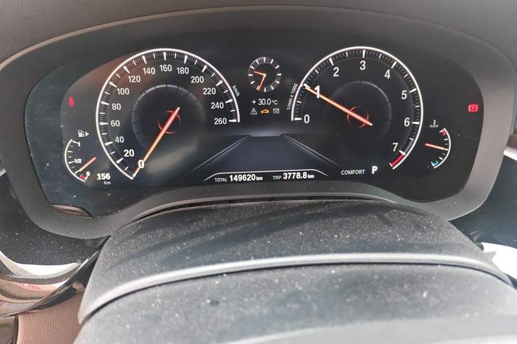Used BMW 5 Series 2019 525Li Luxury Package Odometer Close Up