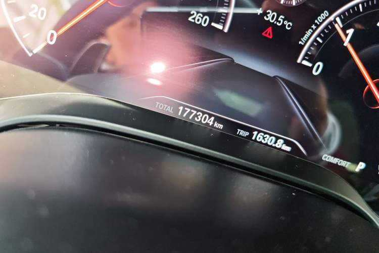 Used BMW 5 Series 2019 530i M Sport Package Odometer Close Up