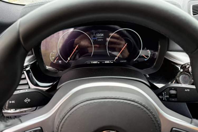 Used BMW 5 Series 2019 Restyled 525i M Sport Package Odometer Close Up