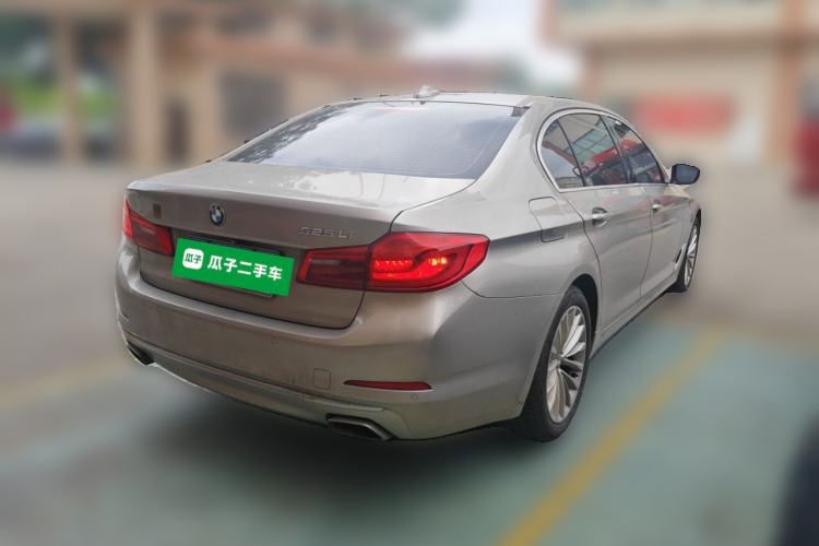 Used BMW 5 Series 2019 525Li Luxury Package Rear Right 45 Deg
