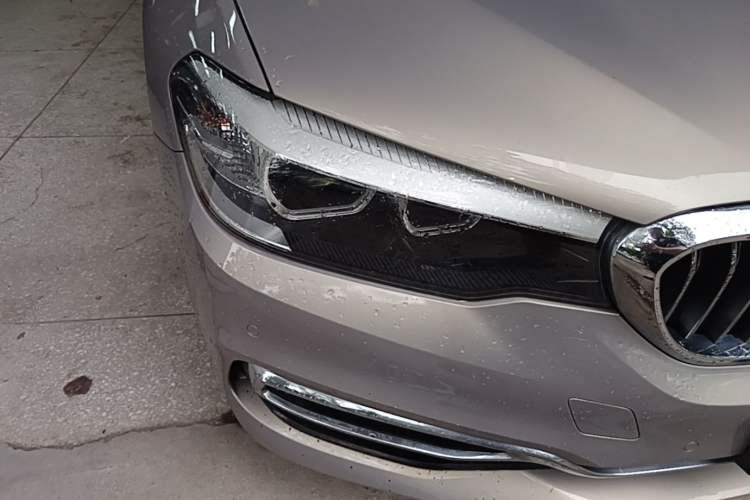 Used BMW 5 Series 2019 530Li Leading Model Luxury Package Right Front Headlight