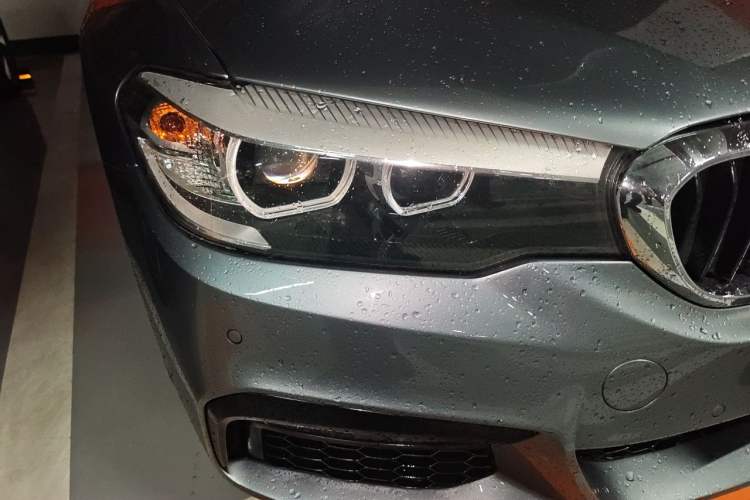 Used BMW 5 Series 2019 525i M Sport Package Right Front Headlight