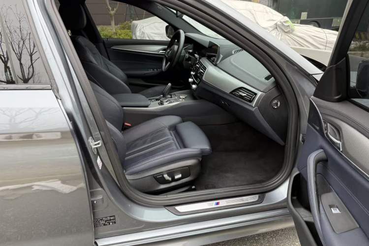 Used BMW 5 Series 2019 Restyled 525i M Sport Package Right Front Seat