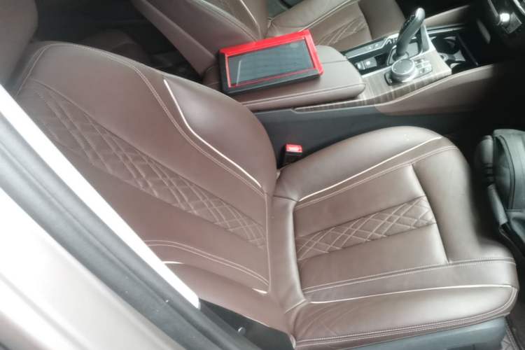 Used BMW 5 Series 2019 530Li Luxury Edition Premium Package Right Front Seat