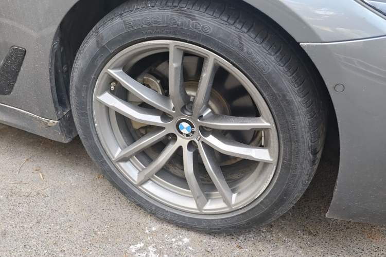 Used BMW 5 Series 2019 Restyled 525i M Sport Package Right Front Wheel Hub
