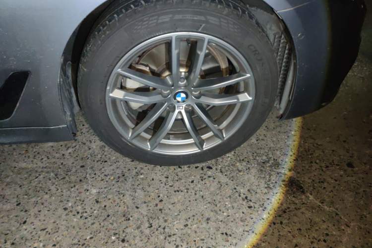 Used BMW 5 Series 2019 525i M Sport Package Right Front Wheel Hub