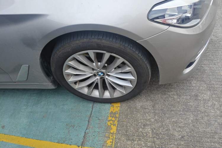 Used BMW 5 Series 2019 525Li Luxury Package Right Front Wheel Hub