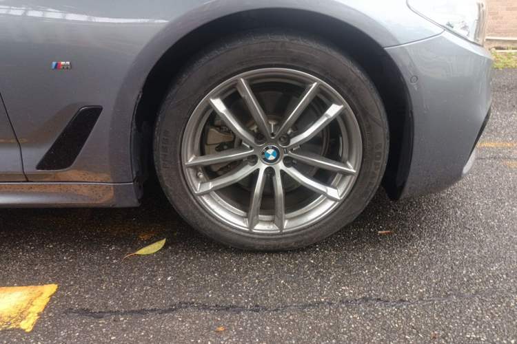 Used BMW 5 Series 2019 Restyled 525i M Sport Package Right Front Wheel Hub