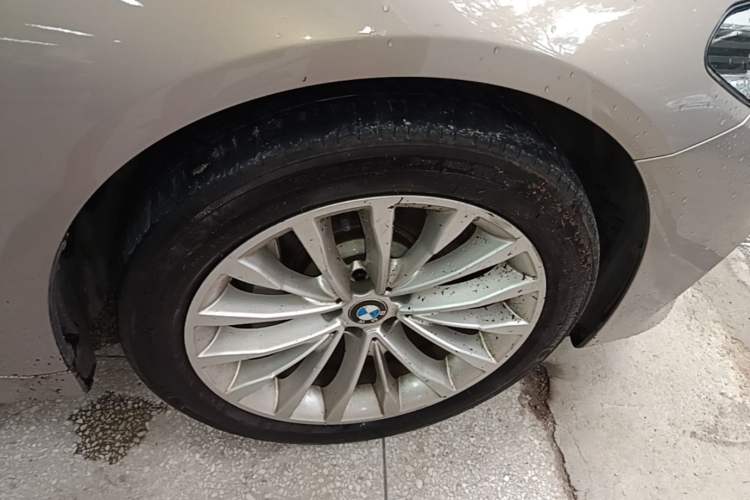 Used BMW 5 Series 2019 530Li Leading Model Luxury Package Right Front Wheel Hub
