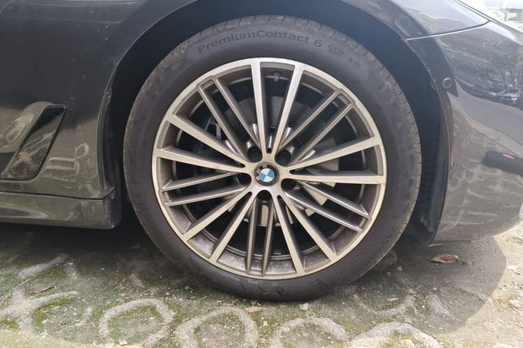 Used BMW 5 Series 2019 530i M Sport Package Right Front Wheel Hub