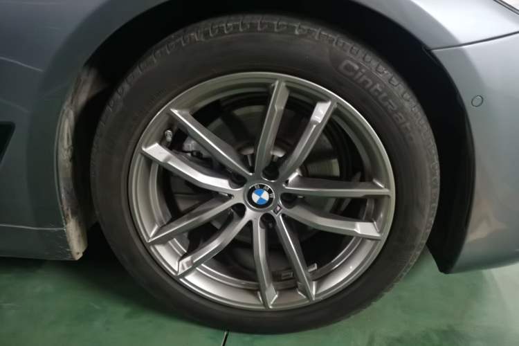 Used BMW 5 Series 2019 Restyled 525i M Sport Package Right Front Wheel Hub