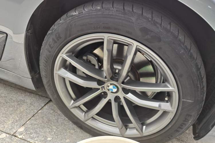 Used BMW 5 Series 2019 525i M Sport Package Right Front Wheel Hub