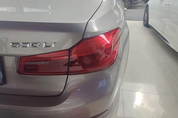 Used BMW 5 Series 2019 530Li Leading Model Luxury Package Right Rear Taillight