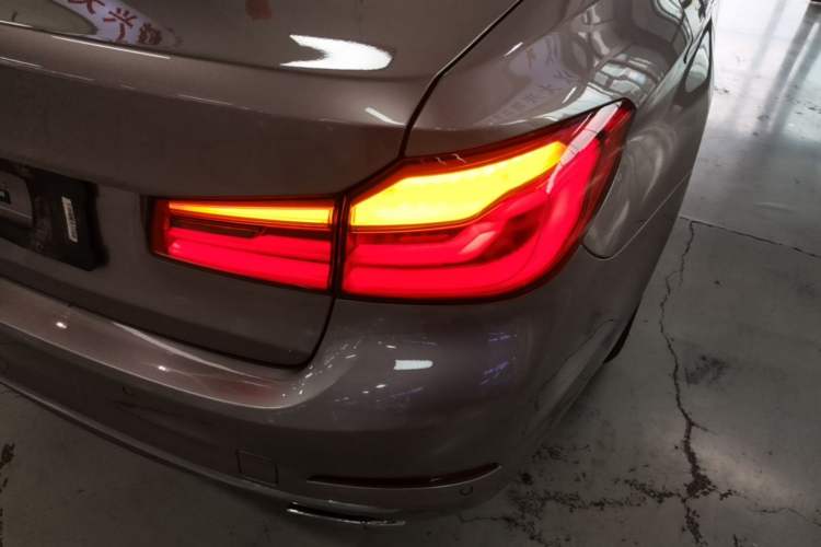 Used BMW 5 Series 2019 530Li xDrive Luxury Package Right Rear Taillight