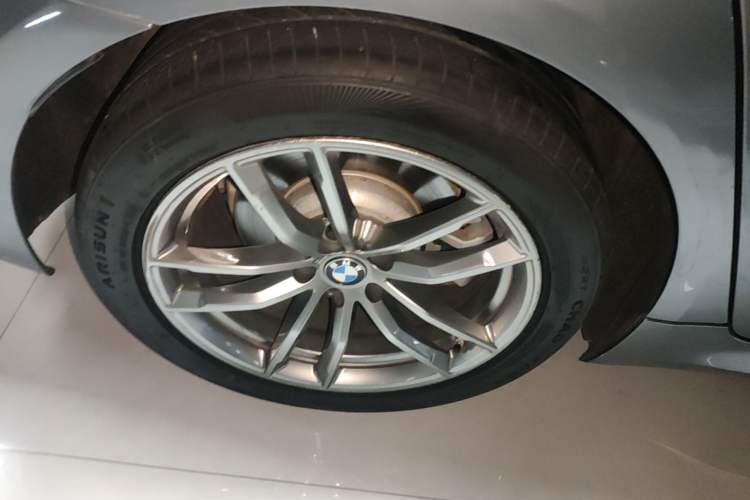 Used BMW 5 Series 2019 Restyled 525i M Sport Package Right Rear Wheel Hub