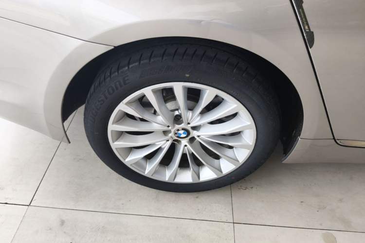 Used BMW 5 Series 2019 525Li Luxury Package Right Rear Wheel Hub