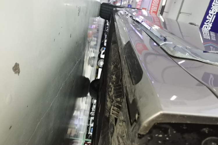 Used BMW 5 Series 2019 530Li xDrive Luxury Package Right Side Sill