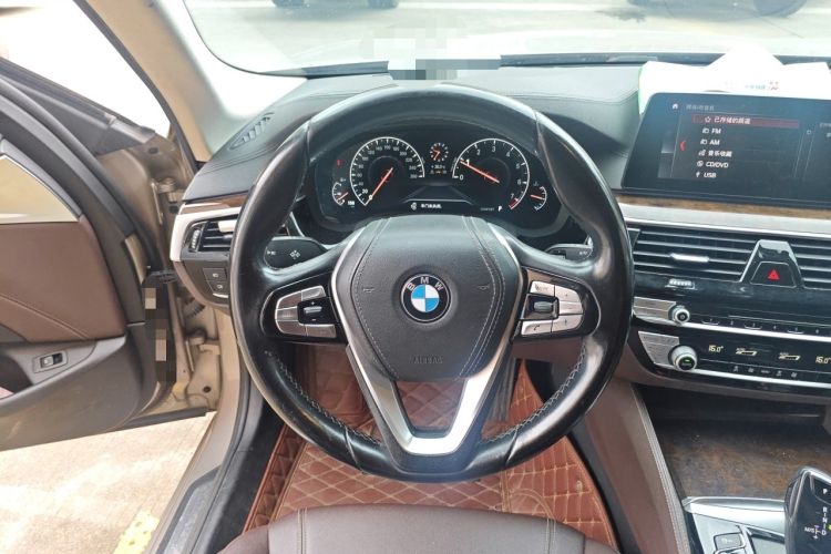 Used BMW 5 Series 2019 525Li Luxury Package Steering Wheel