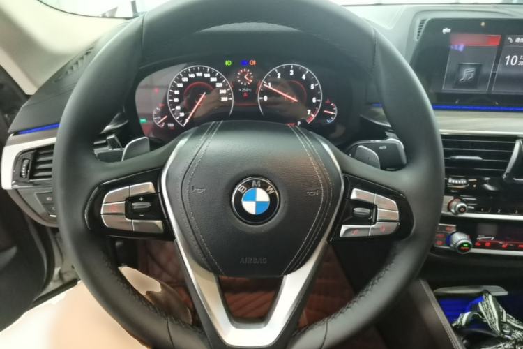 Used BMW 5 Series 2019 530Li xDrive Luxury Package Steering Wheel
