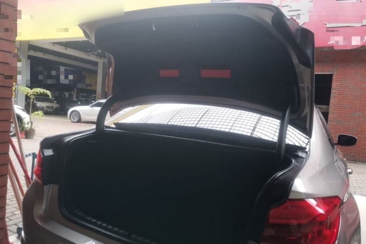 Used BMW 5 Series 2019 530Li Luxury Edition Premium Package Trunk