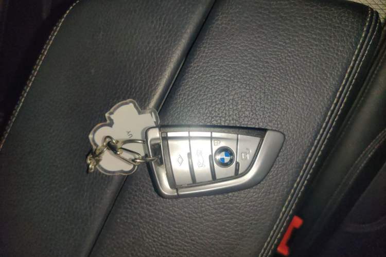 Used BMW 5 Series 2019 525i M Sport Package Vehicle Key