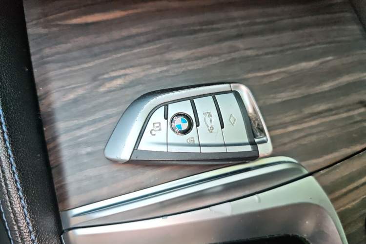 Used BMW 5 Series 2019 530i M Sport Package Vehicle Key